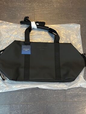 BNWT Intuition Aramis Black Duffle Bag 18" Under Adjustable Strap Travel Gym